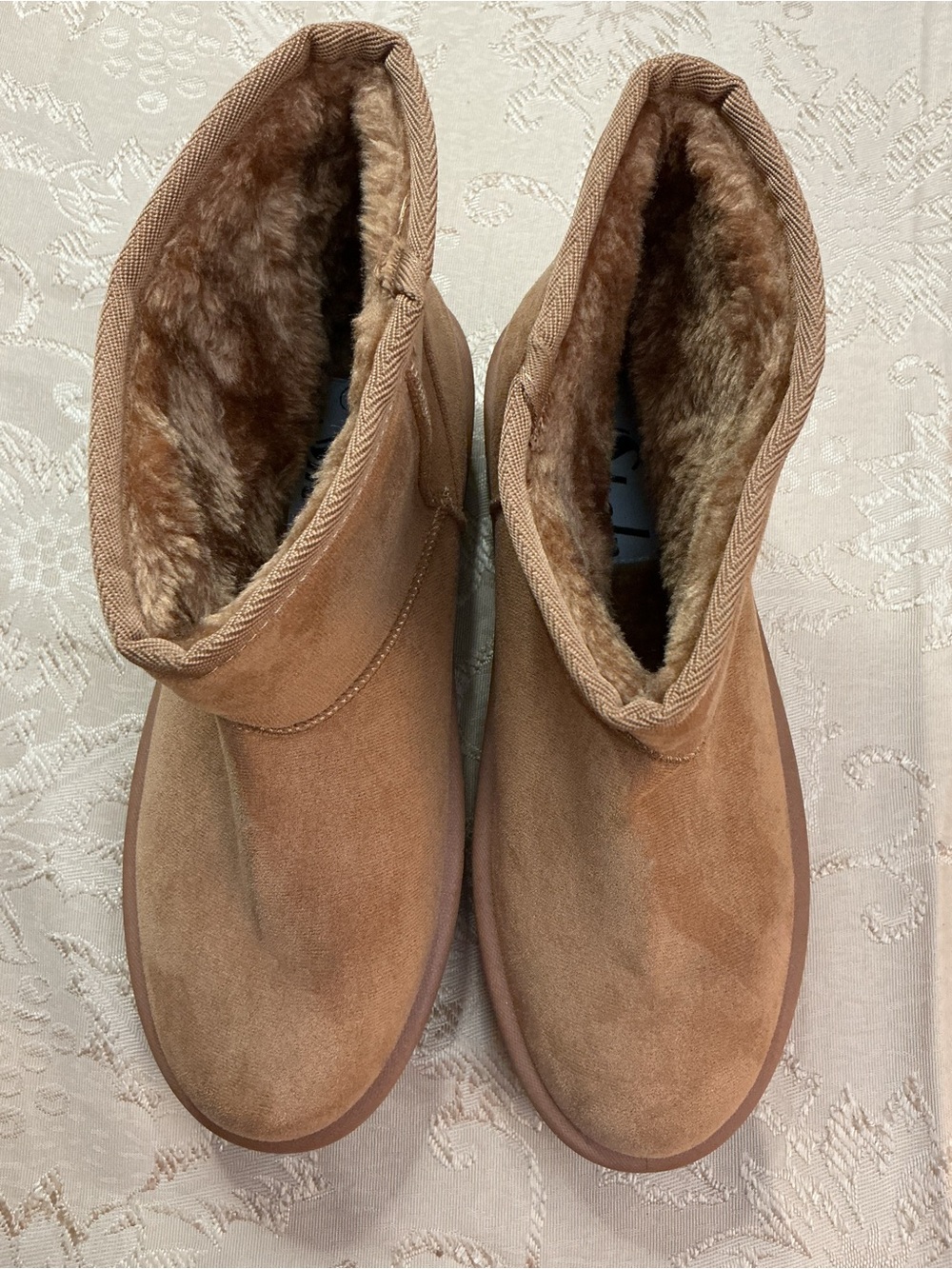 Women's Plush-Lined Short Winter Boots — Tan